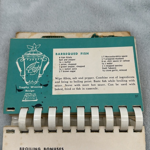 Vintage Recipes “From Nets to You” a log of fish recipes-Trophy & International - Picture 3 of 9